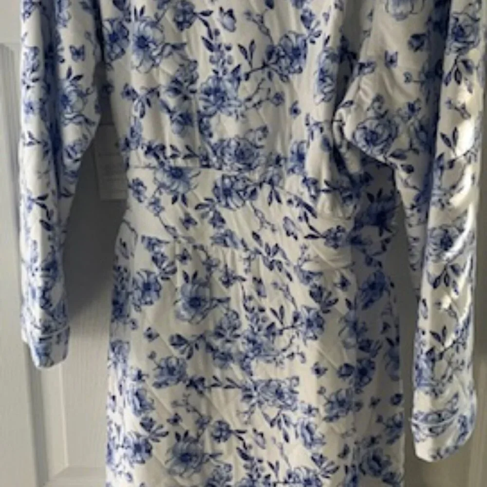 Eileen West Blue Floral Ballet Wrap Robe - Picture 5 of 6